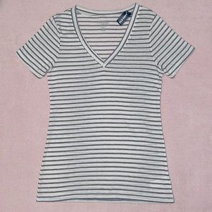 Old Navy 🌑 V-Neck Striped Tee - Size: S